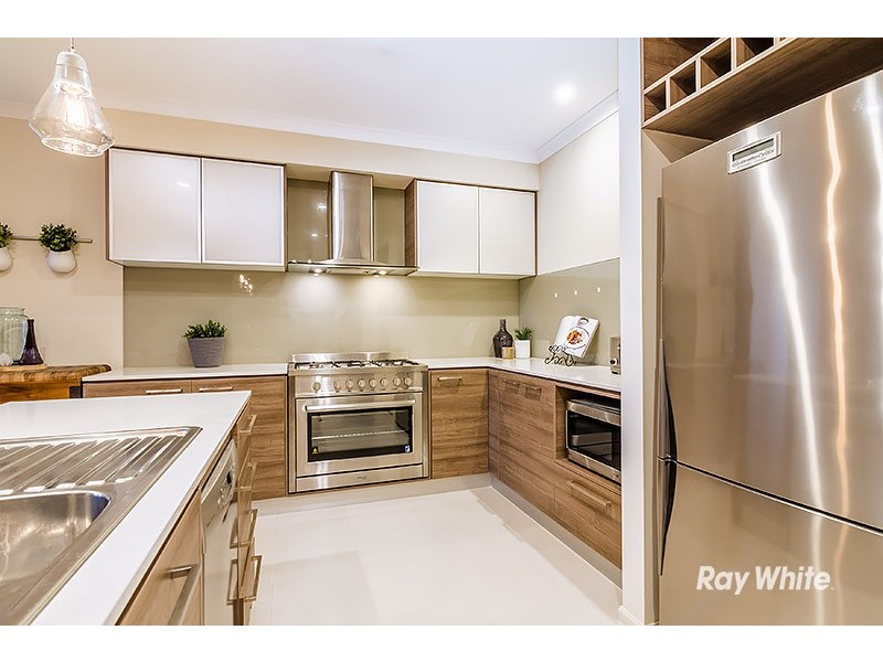 5 Brockman Street, Cranbourne East VIC 3977