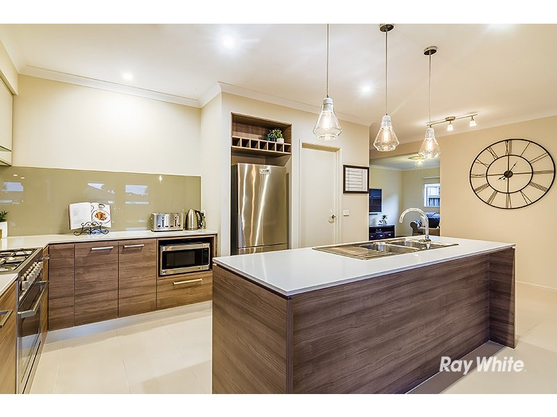 5 Brockman Street, Cranbourne East VIC 3977