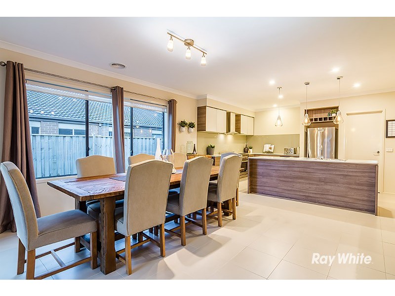 5 Brockman Street, Cranbourne East VIC 3977