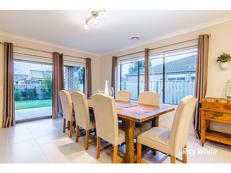 5 Brockman Street, Cranbourne East VIC 3977