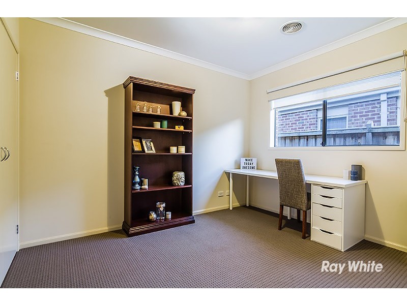 5 Brockman Street, Cranbourne East VIC 3977