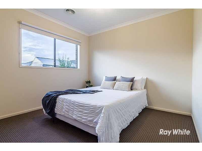 5 Brockman Street, Cranbourne East VIC 3977