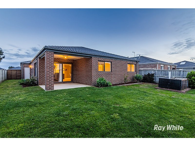 5 Brockman Street, Cranbourne East VIC 3977