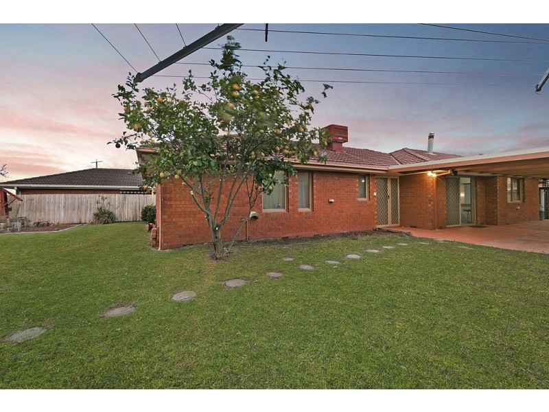 3 Flax Court, Cranbourne North VIC 3977