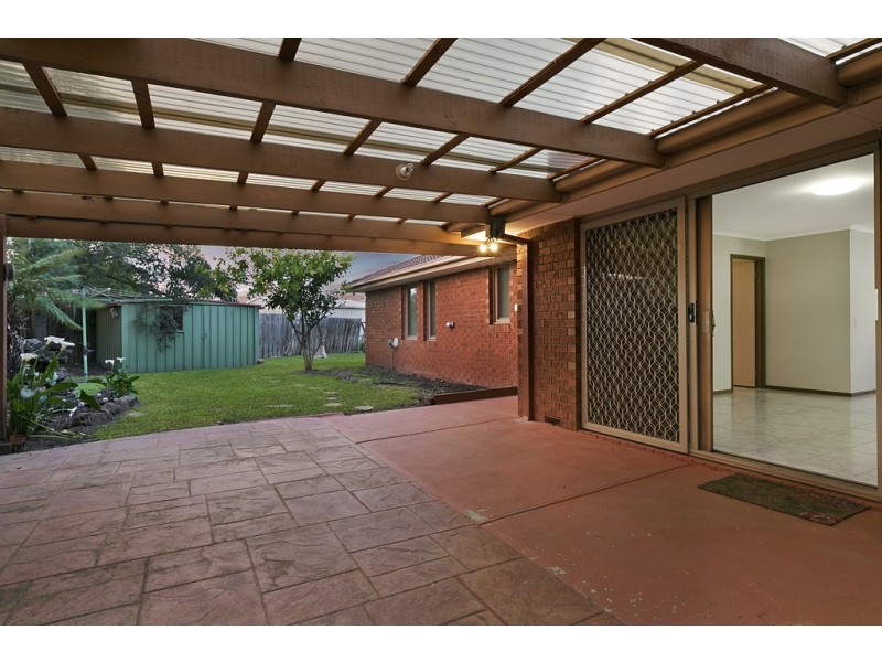 3 Flax Court, Cranbourne North VIC 3977