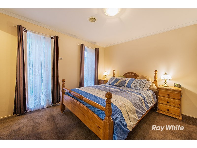 10 Yoni Court, Hallam VIC 3803