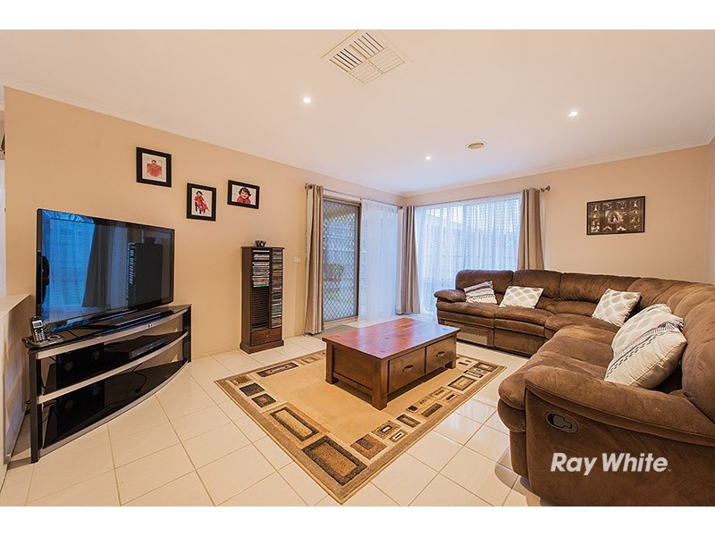 10 Yoni Court, Hallam VIC 3803