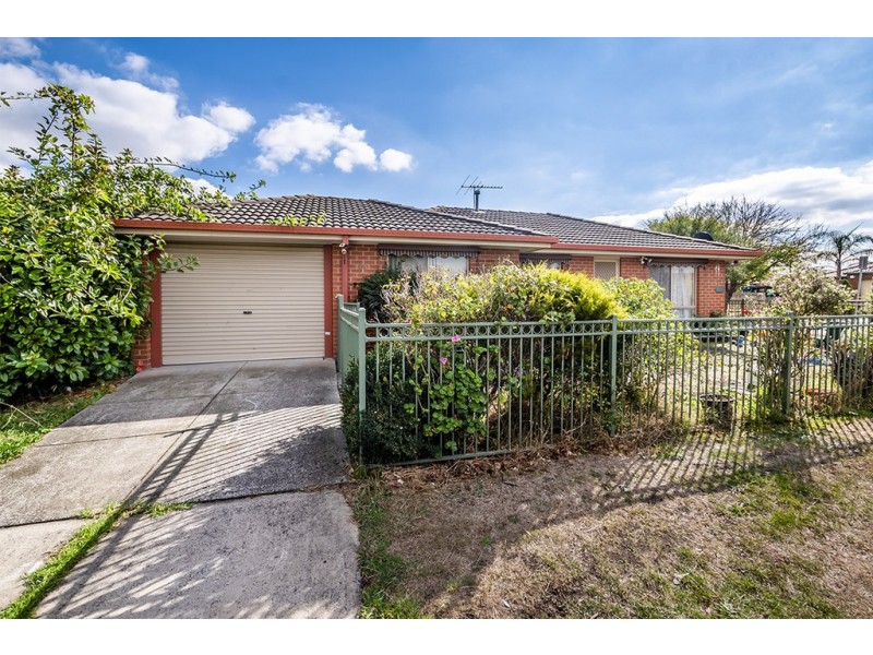 15 Bellarine Drive, Cranbourne VIC 3977
