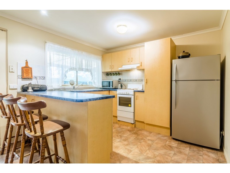 15 Bellarine Drive, Cranbourne VIC 3977