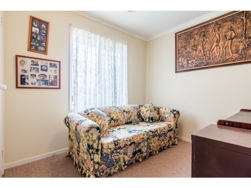 15 Bellarine Drive, Cranbourne VIC 3977