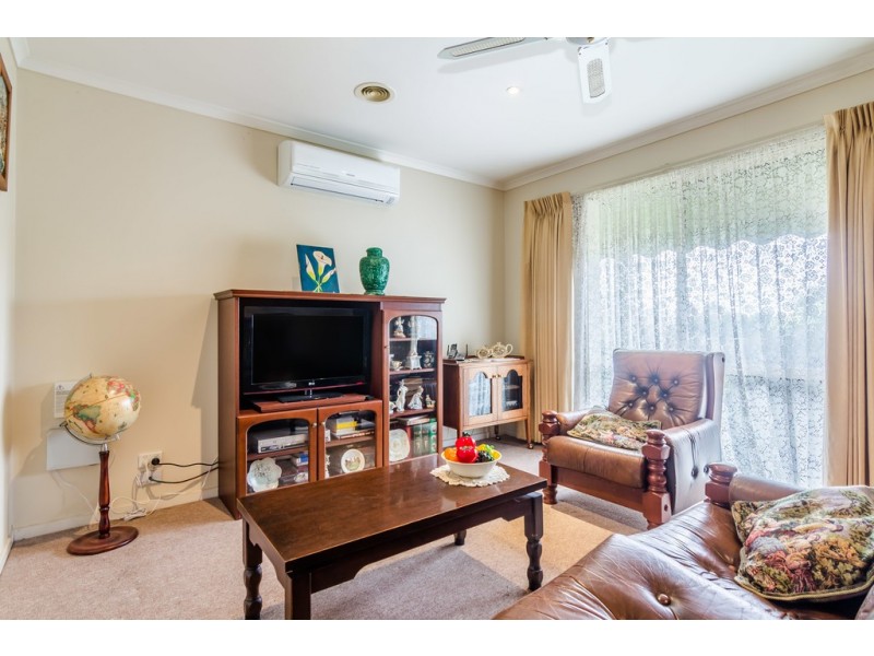 15 Bellarine Drive, Cranbourne VIC 3977