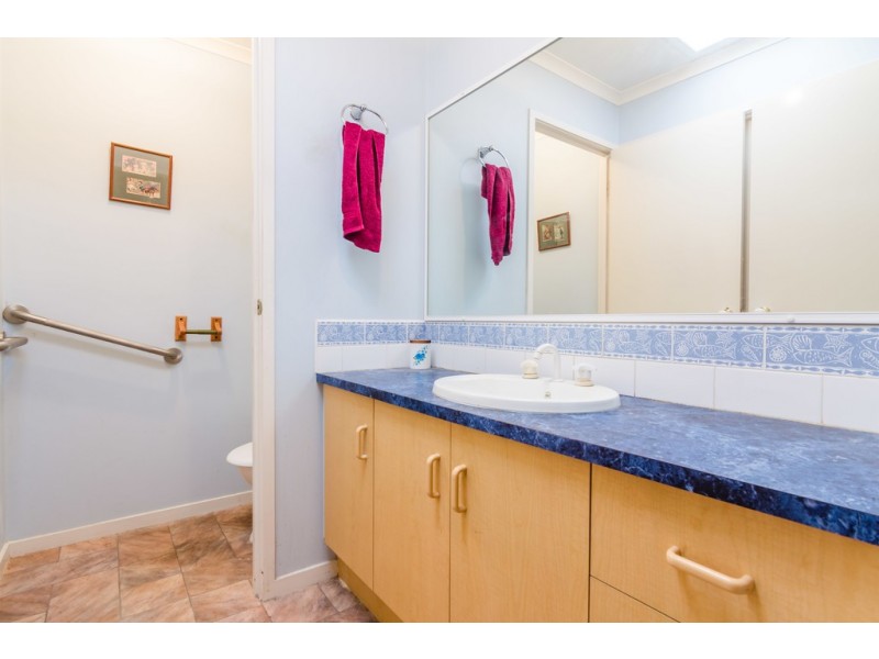 15 Bellarine Drive, Cranbourne VIC 3977