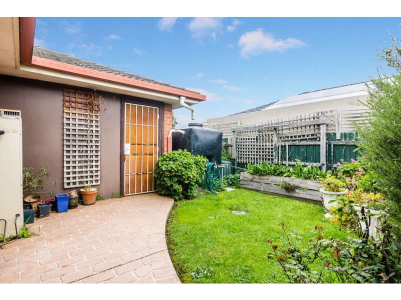 15 Bellarine Drive, Cranbourne VIC 3977