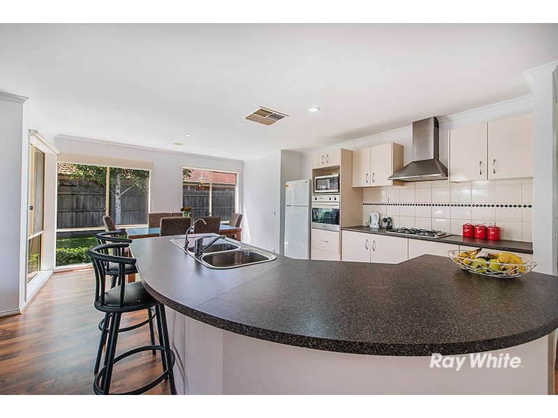 33 Jagger Circuit, Cranbourne East VIC 3977