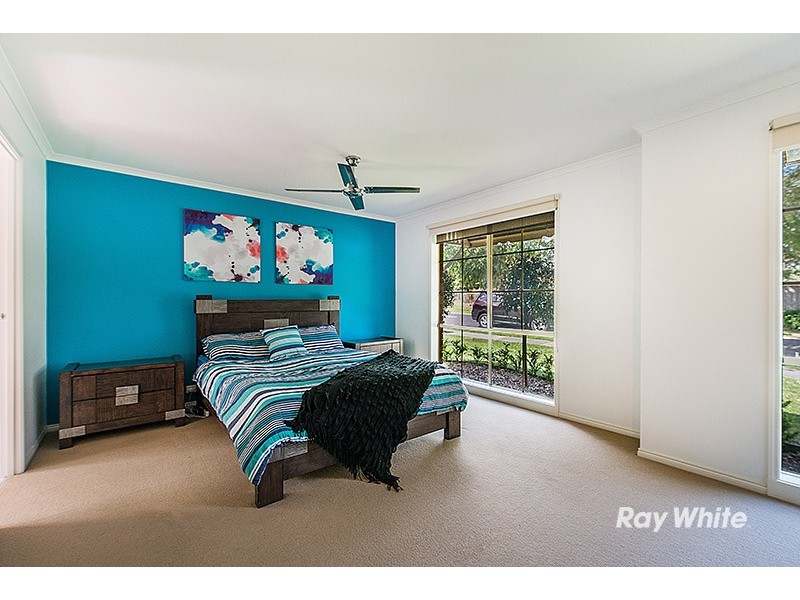 33 Jagger Circuit, Cranbourne East VIC 3977