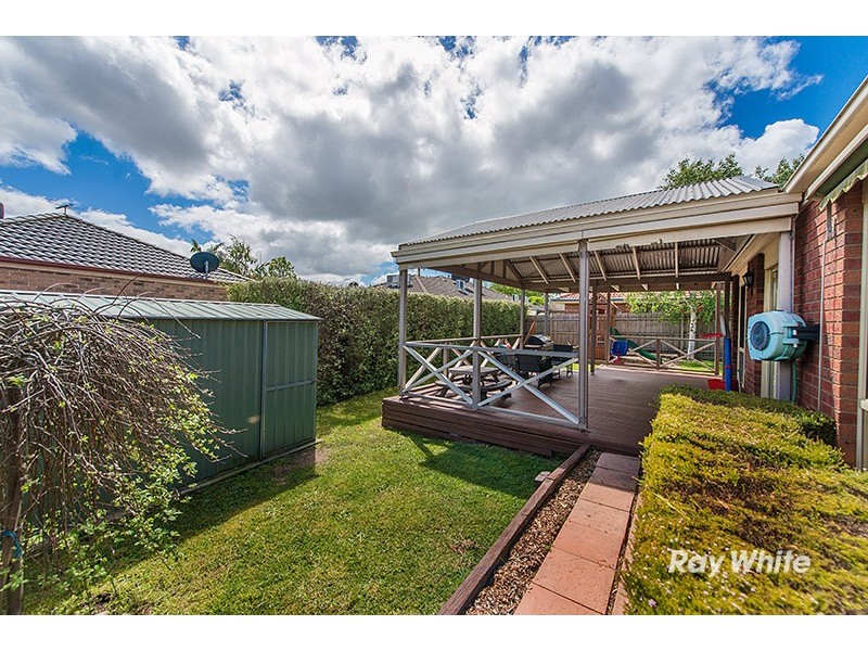 33 Jagger Circuit, Cranbourne East VIC 3977