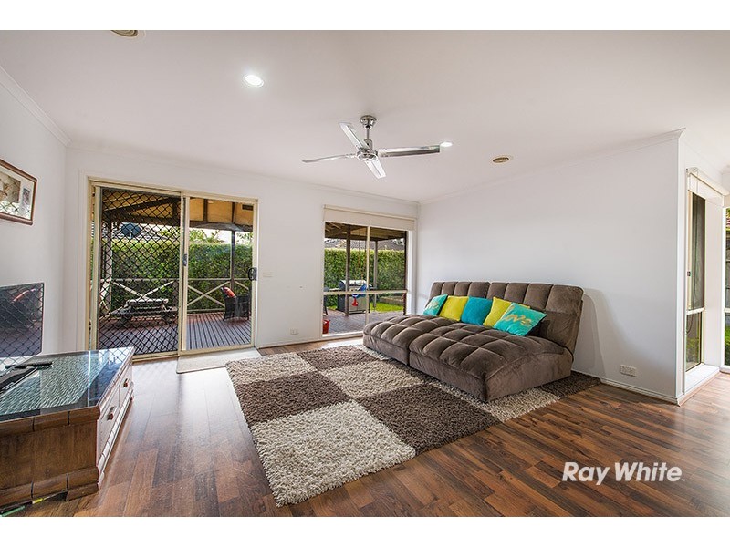 33 Jagger Circuit, Cranbourne East VIC 3977
