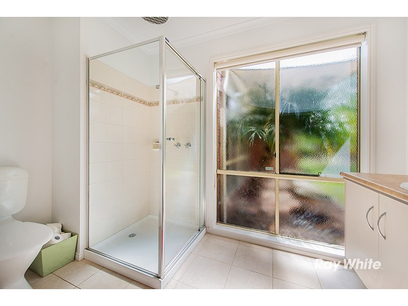 33 Jagger Circuit, Cranbourne East VIC 3977