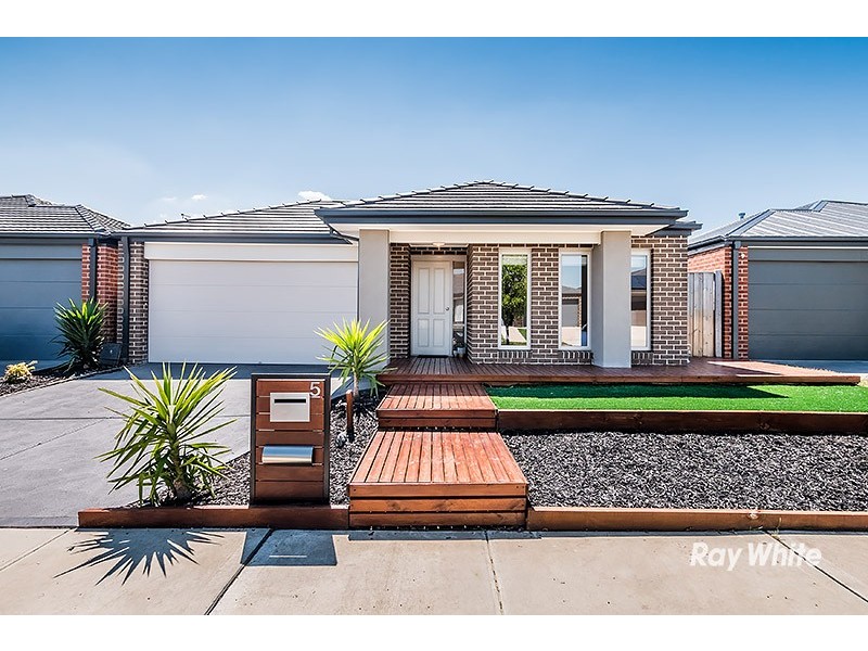 5 Queensberry Street, Cranbourne West VIC 3977