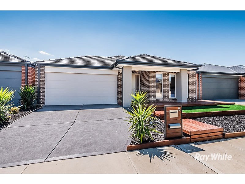 5 Queensberry Street, Cranbourne West VIC 3977