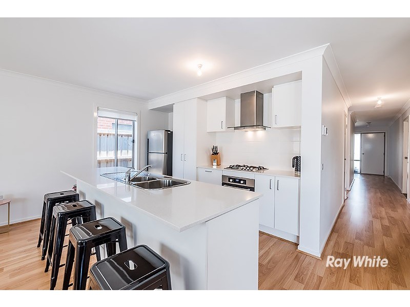 5 Queensberry Street, Cranbourne West VIC 3977