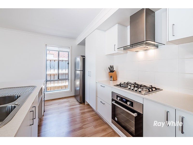 5 Queensberry Street, Cranbourne West VIC 3977