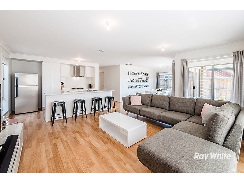 5 Queensberry Street, Cranbourne West VIC 3977