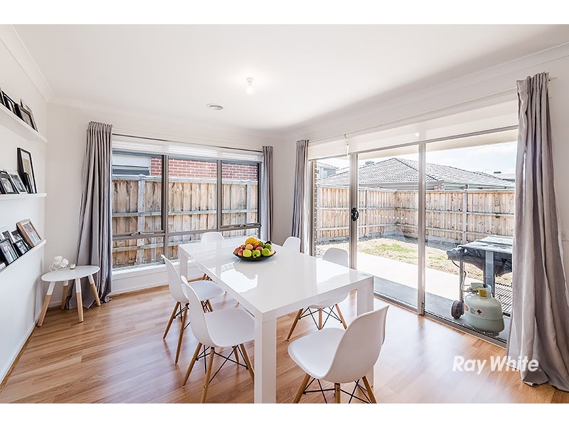 5 Queensberry Street, Cranbourne West VIC 3977