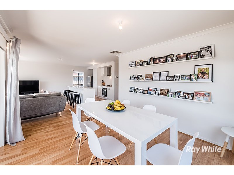 5 Queensberry Street, Cranbourne West VIC 3977