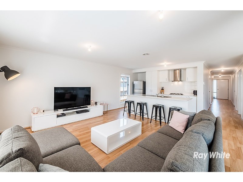 5 Queensberry Street, Cranbourne West VIC 3977