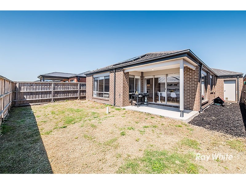 5 Queensberry Street, Cranbourne West VIC 3977