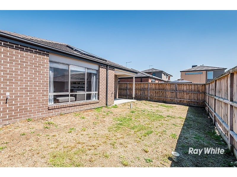 5 Queensberry Street, Cranbourne West VIC 3977