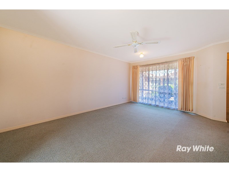 2/15-17 Lyall Street, Cranbourne VIC 3977