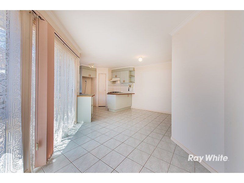 2/15-17 Lyall Street, Cranbourne VIC 3977