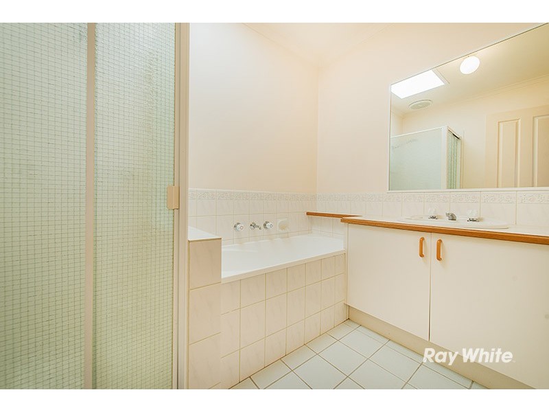 2/15-17 Lyall Street, Cranbourne VIC 3977