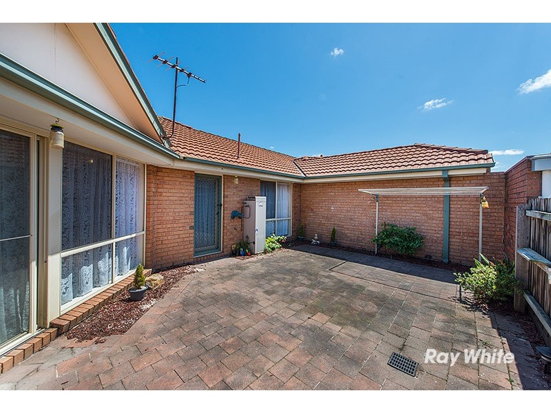 2/15-17 Lyall Street, Cranbourne VIC 3977