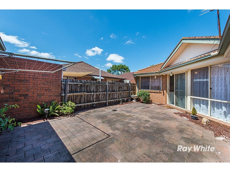 2/15-17 Lyall Street, Cranbourne VIC 3977
