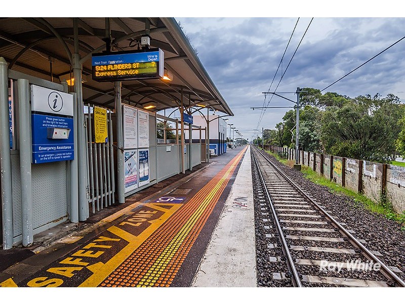 2/14 Duff Street, Cranbourne VIC 3977