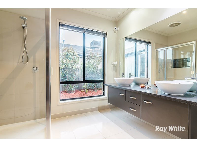 6 Wild Sage Court, Lyndhurst VIC 3975