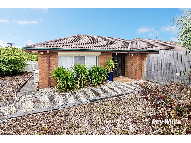 1 Walnut Court, Cranbourne North VIC 3977