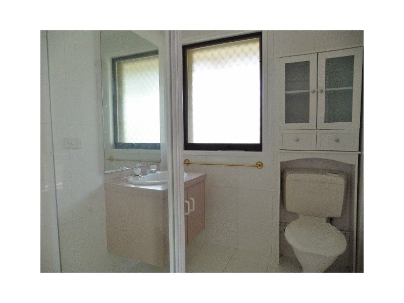 1 Walnut Court, Cranbourne North VIC 3977