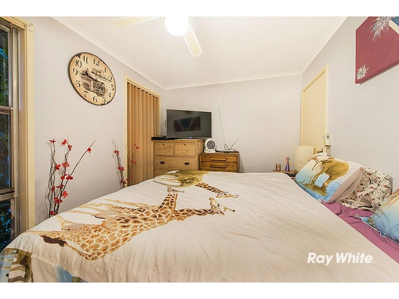 13 Village Drive, Hampton Park VIC 3976