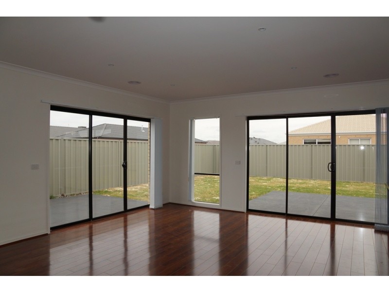 22 Chorus Way, Cranbourne East VIC 3977