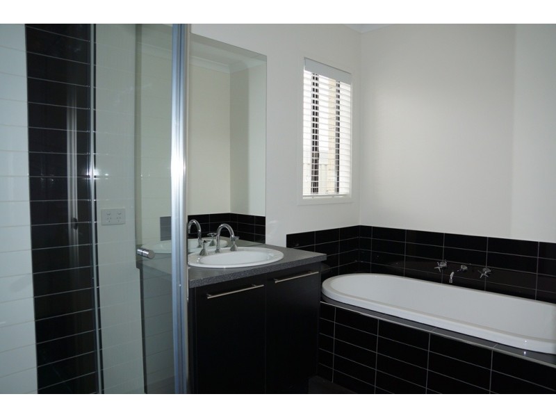 22 Chorus Way, Cranbourne East VIC 3977