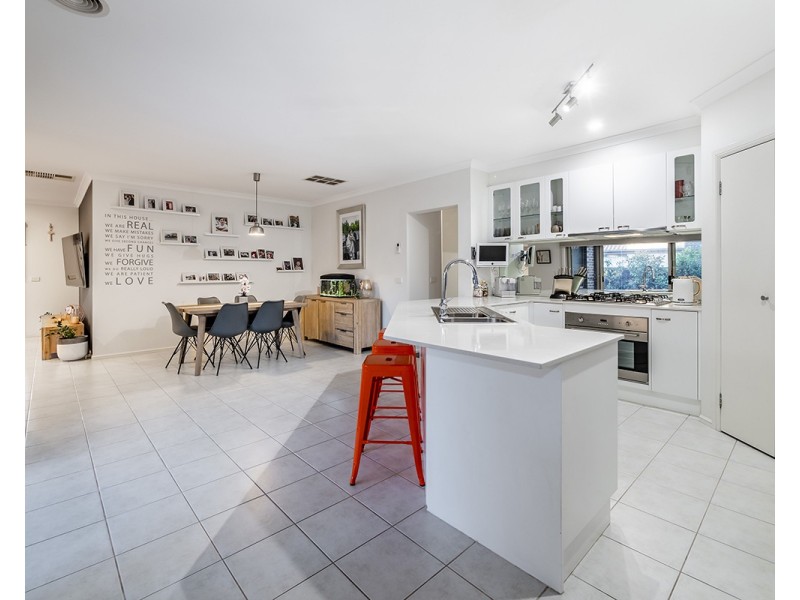 5 Caribbean Pine Court, Lyndhurst VIC 3975