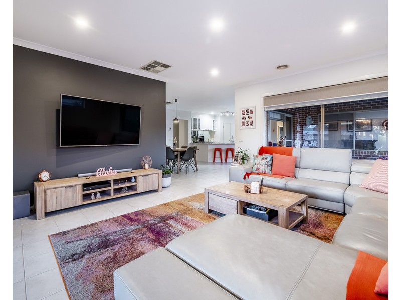 5 Caribbean Pine Court, Lyndhurst VIC 3975