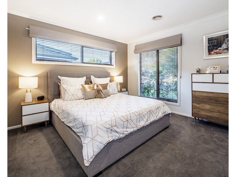 5 Caribbean Pine Court, Lyndhurst VIC 3975