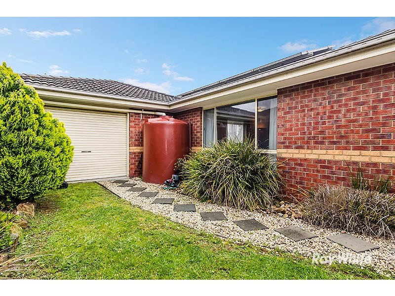 35 Genista Road, Cranbourne West VIC 3977