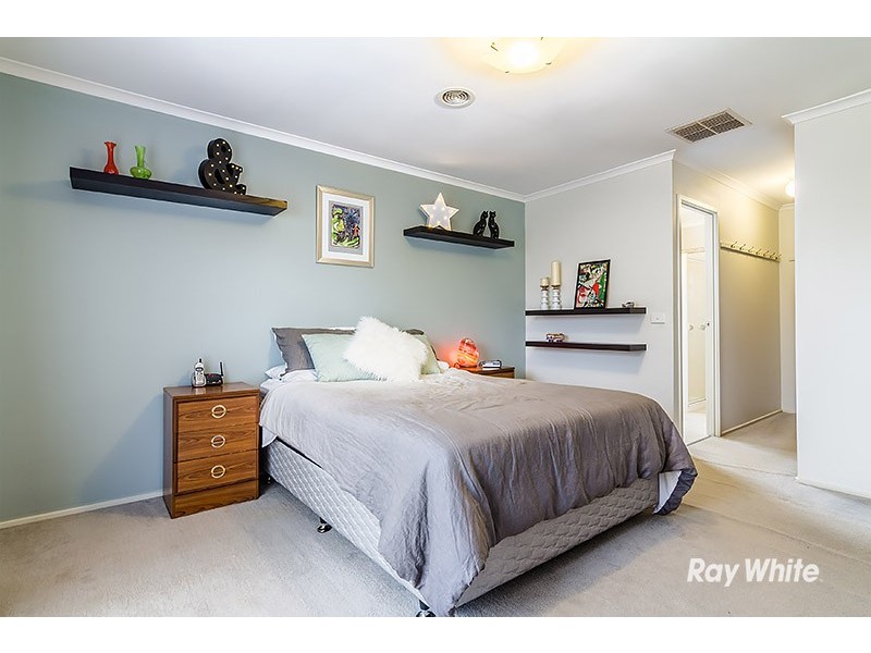 35 Genista Road, Cranbourne West VIC 3977