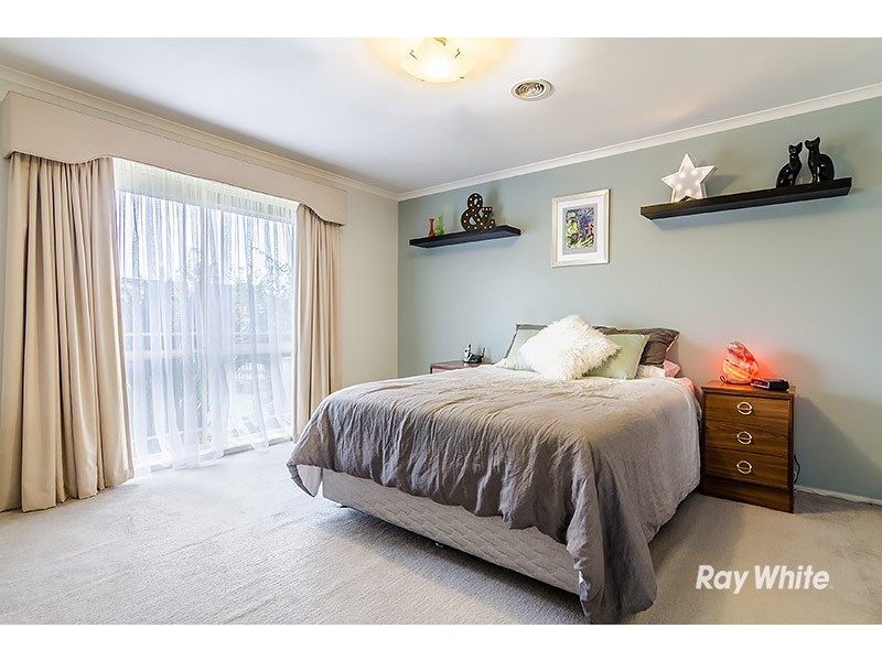 35 Genista Road, Cranbourne West VIC 3977